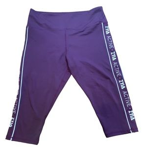 Zyia logo stripe plum light n tight high rise crop